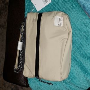 Lululemon patch logo crossbody bag